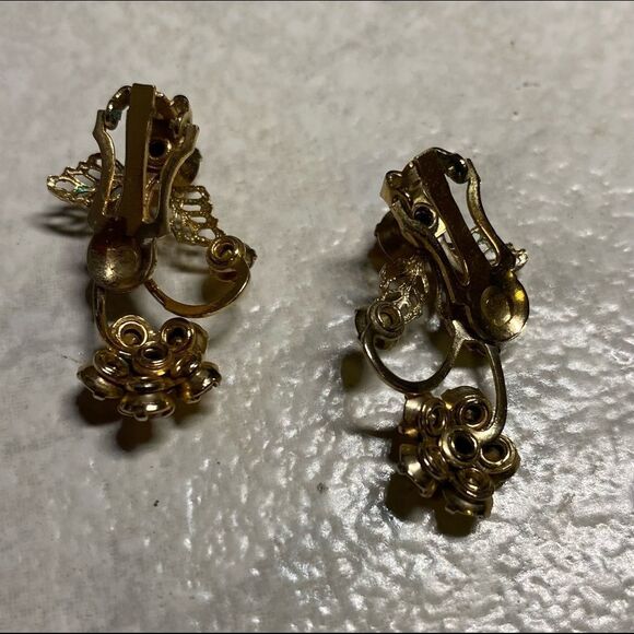 𝅺VINTAGE floral clip earrings - Picture 2 of 2
